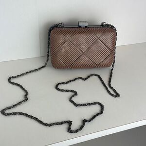 Nicole Miller Blush Pink Metal Mesh Chain Strap Structured Frame Evening Bag